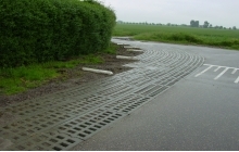 Gewapende bermkanttegel GVB-80 (2)a.jpg